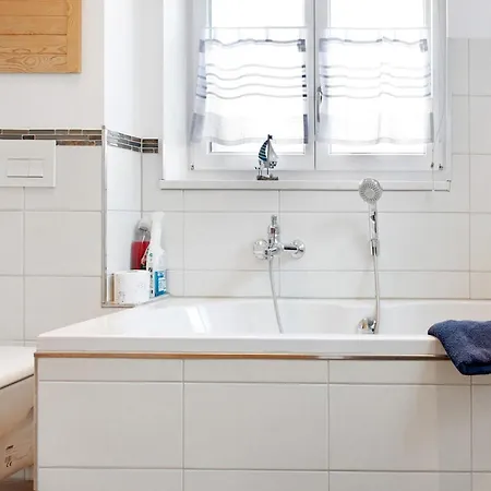 Schoenfeld Apartment